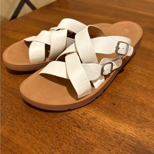 Forever Comfort Women's White Sandals